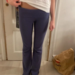 Stickade yoga pants💘 - Super fina blåa stickade yoga pants ifrån Gina tricot, storlek 158/164💘 skriv för mer information