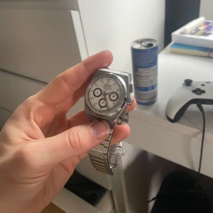 Seiko Mod prx - Säljer nu en helt nybyggd seiko klocka som är inspirerad av en Tissot prx! Klockan saknar en liten visare därav priset. Detta påverkar däremot inte klockans funktioner! Om ni har fler frågor så tveka inte att skriva.