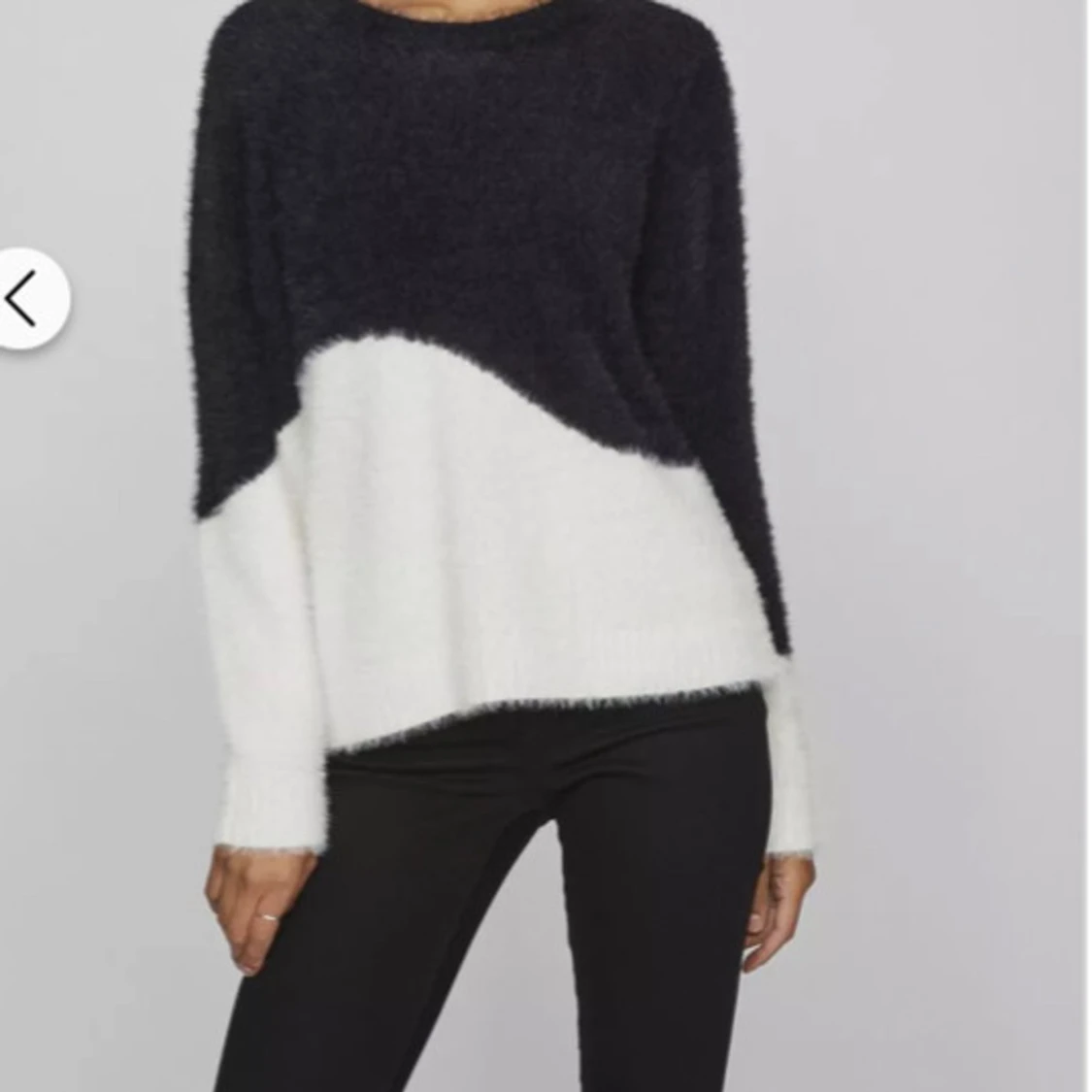 Svart och vit tröja från Vila - 91