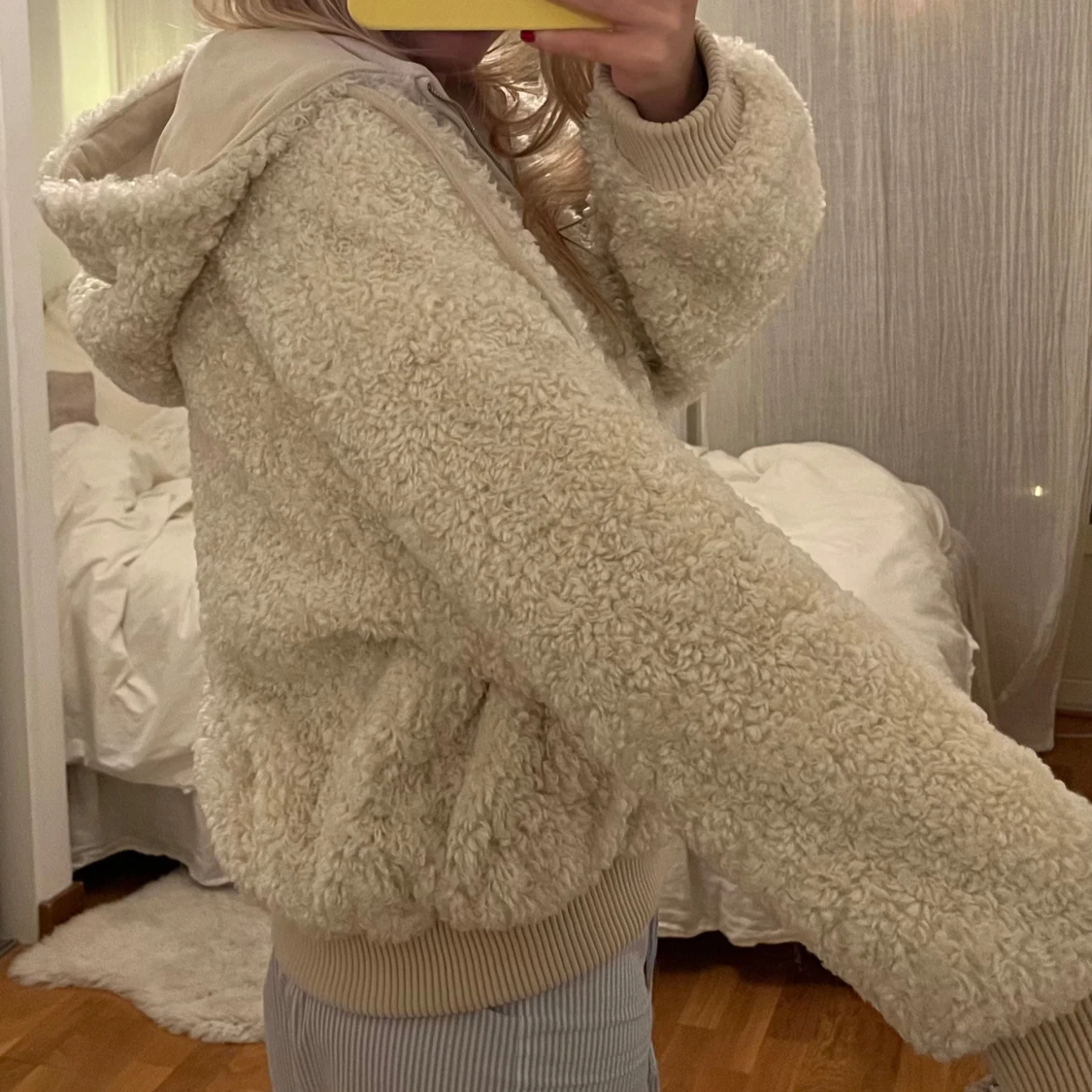 Beige teddyjacka från Zara - 90