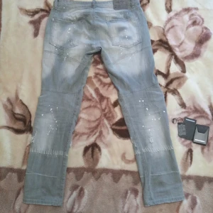 Disquared 2 jeans - Disquared jeans 2 aldrig använt nya lappar och allt inga skaddor  kan byta ochså 
