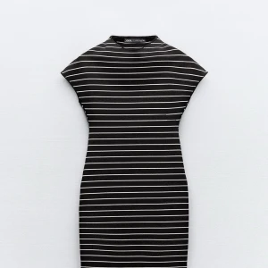 En svart klänning från ZARA - Oanvänd  