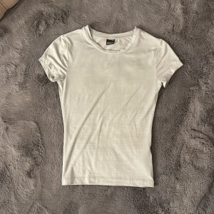 Gina Tricot  - En fin nyans av ljustgrönt. Helt ny, oanvänd i stl XS