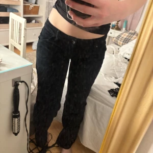 Lowwaisted bootcut manchester jeans  - Passar stl s/m