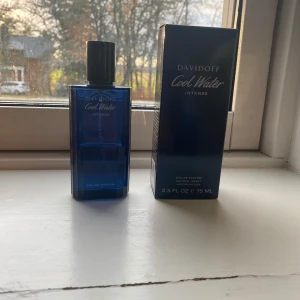 Davidoff cool water intense edp  - Riktigt god doft till bra pris ca 35ml kvar, nypris ca 450kr, skriv vid minsta fårga eller fundering🔥👍