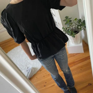 Svart blus  - Superfin blus i jättebra skick💕