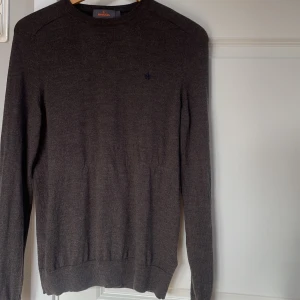 Morris merinoulltröja - En Morris tröja i merino ull. Storlek: S. Skick: 9/10, nästan helt oanvänd. Pris: 499. Dm för frågor eller funderingar 😊😊. 