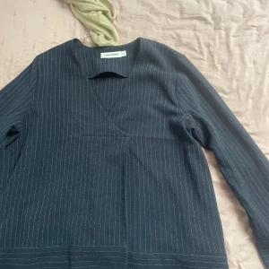 Fin blus  - Jättefin blus från carin Wester. Inte mycket använd. 