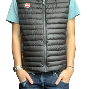 Colmar Väst - •9,5/10• •700kr• •Storlek 48(S)• •Inga tags medföljer• •Org pris ~3000kr~• Skriv privat för frågor/bilder!🔥