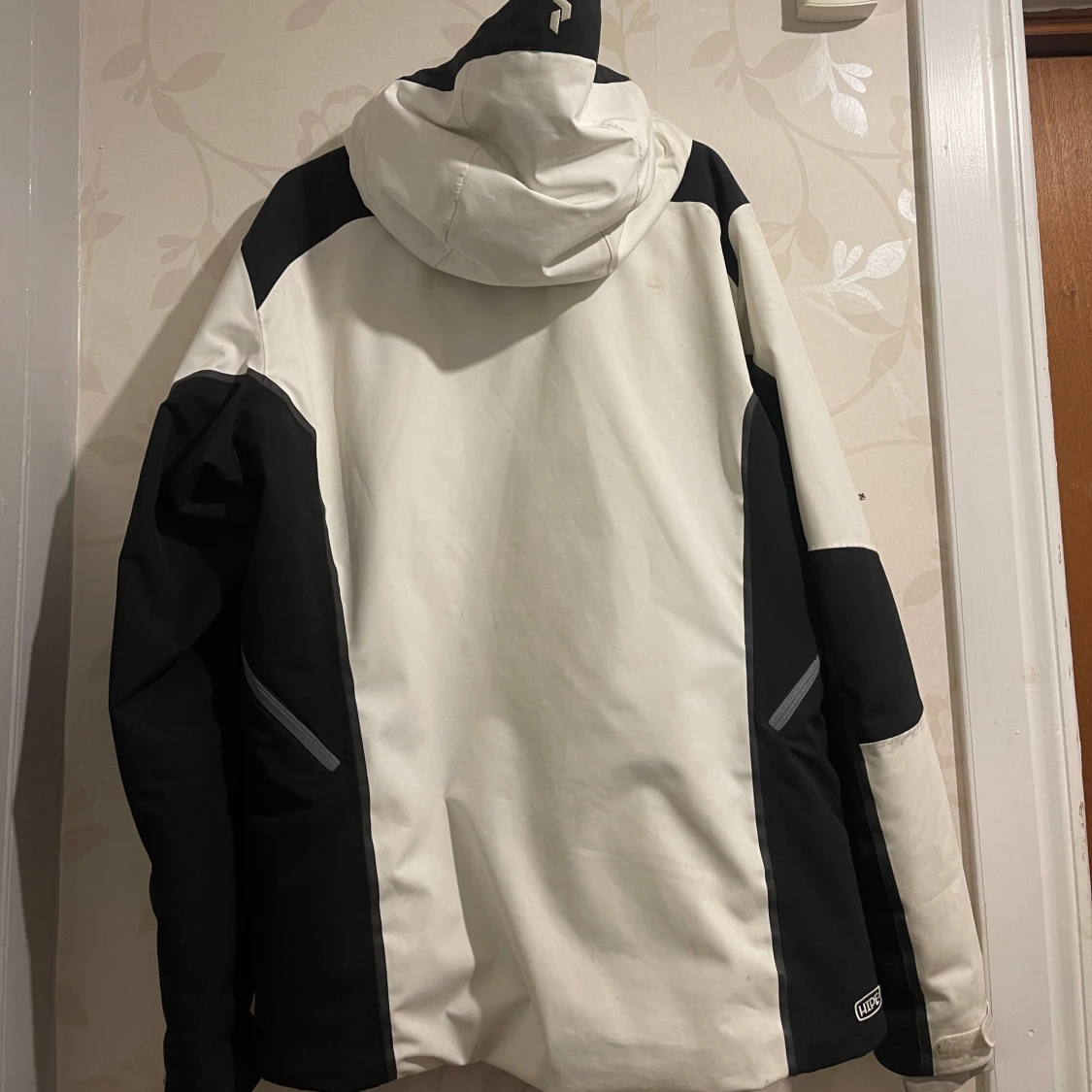 Vit och svart jacka från Peak Performance - 90