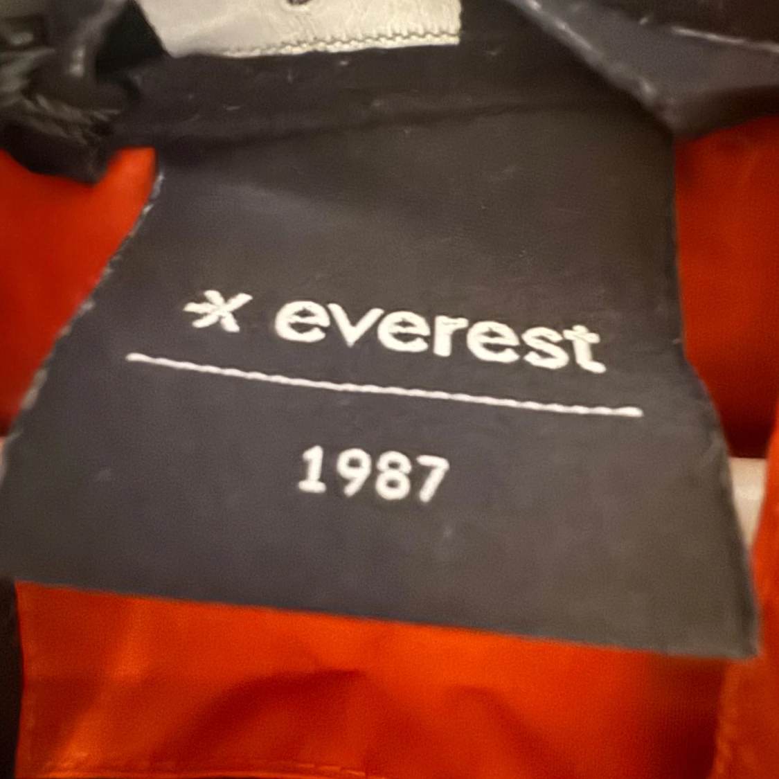 Orange vindjacka från Everest - 92