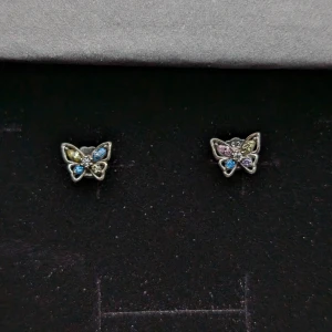 Fjärilsformade örhängen (QE154) - Silver S925. Har två par utav dessa, därav två olika annonser. Oanvänt.