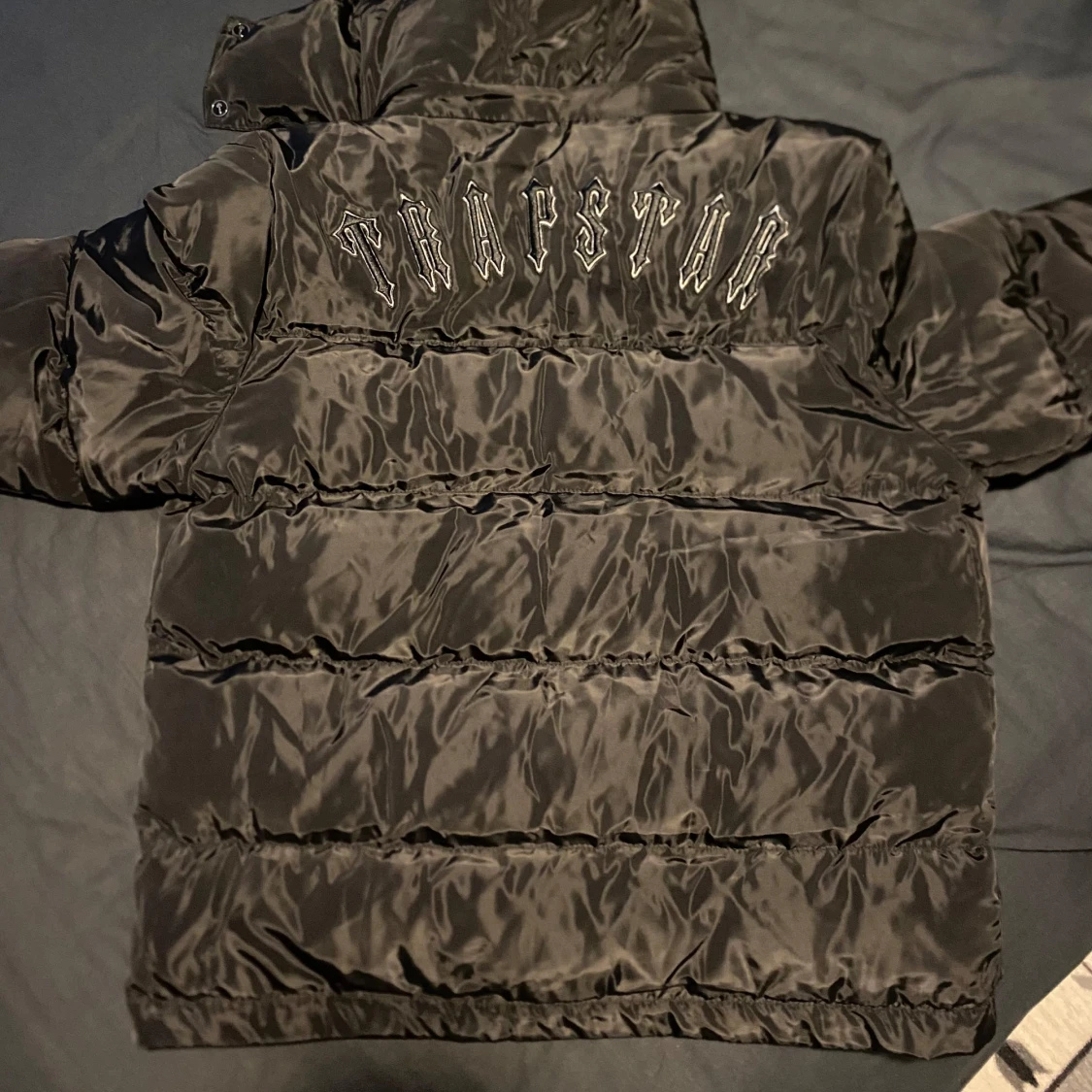 Svart pufferjacka från Trapstar - 93