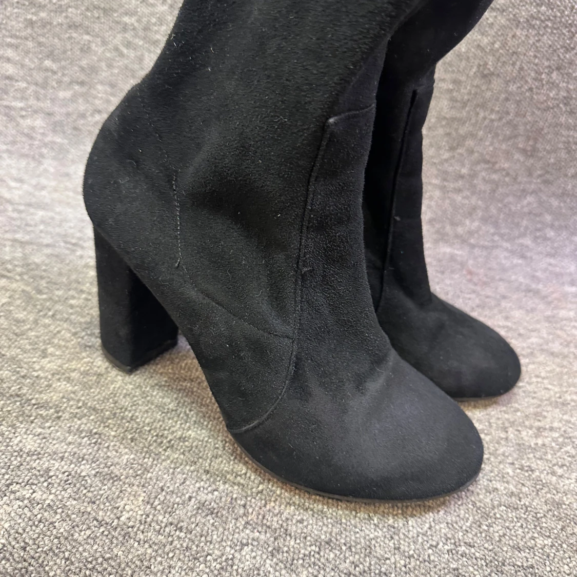 Svarta höga stövlar med klack - 90