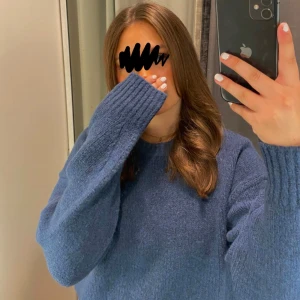 Blå stickad tröja - Blå stickad tröja från bikbok💞 Inga defekter✨