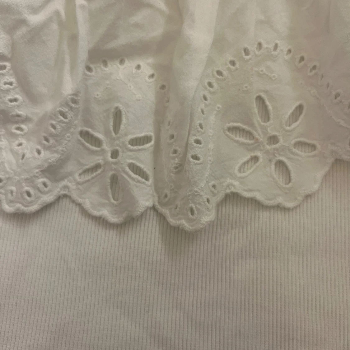 Vit offshoulder topp från Zara - 3