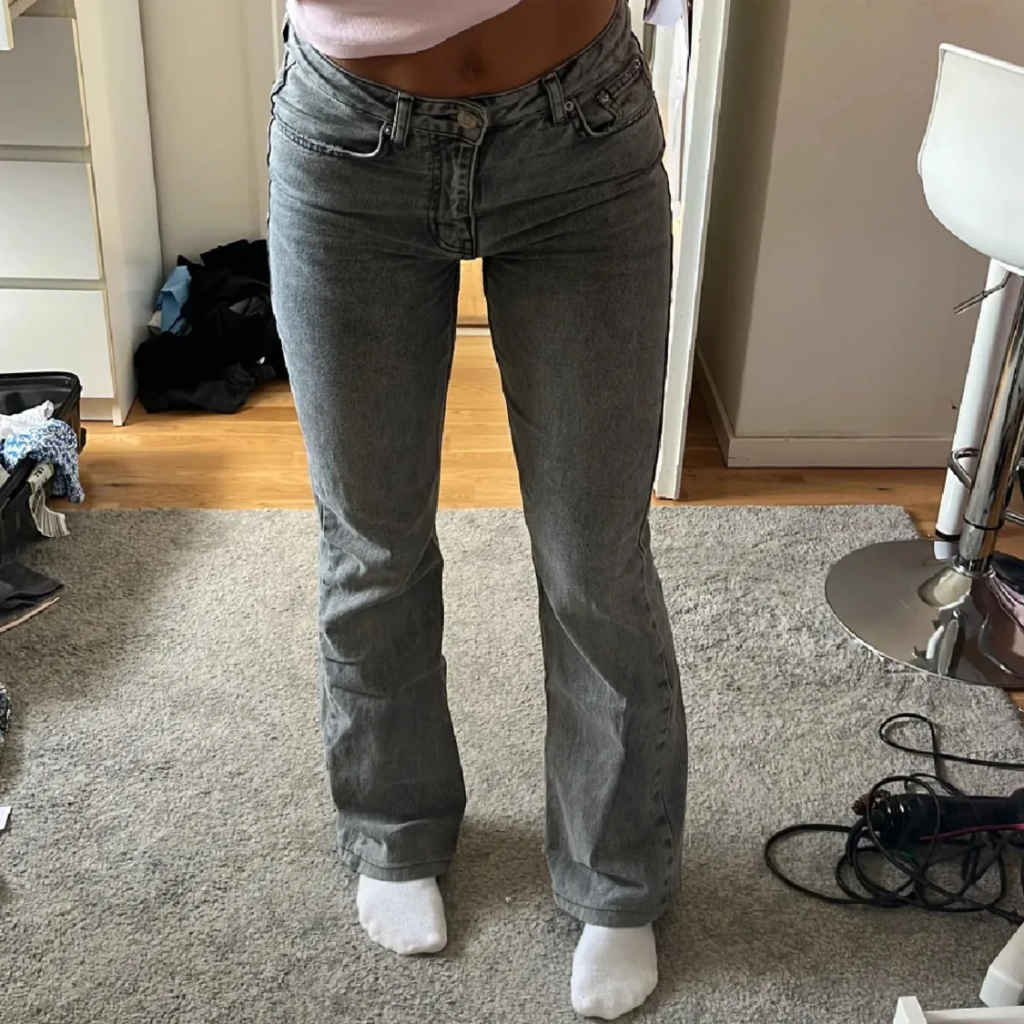 Grå bootcut jeans
