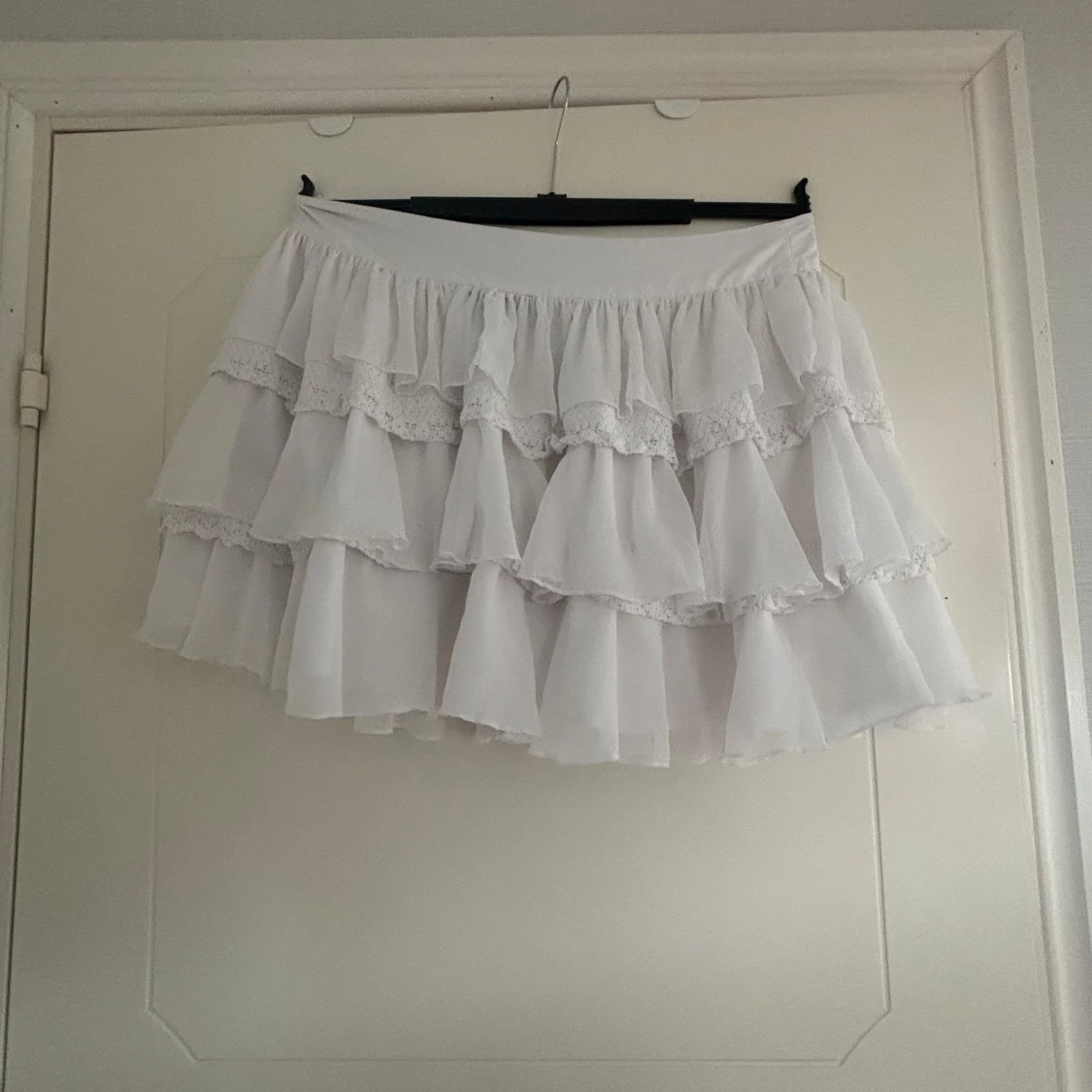 Vit volangkjol från Ellos - 90