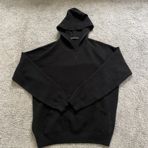 Tiger of sweden merino ull hoodie  - En rikgit sjysst merino ull hoodie från märket tiger of sweden, sjukt skön och passar till det mesta, storlek M, rikgit bra skick knappt använd , hör av dig vid fler frågor eller funderingar 