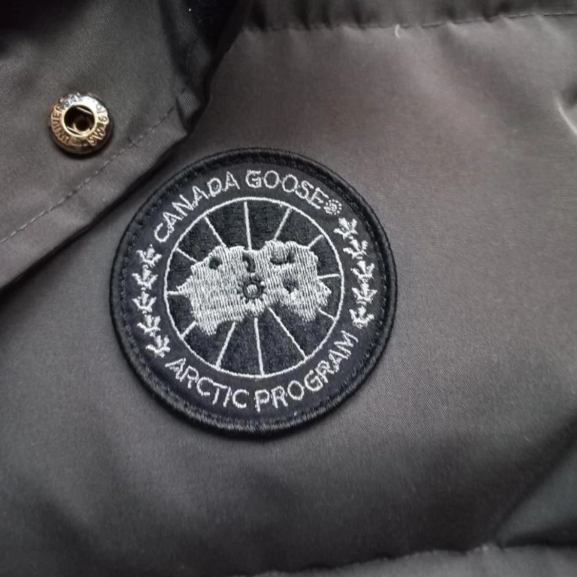 Grå dunväst från Canada Goose - 91