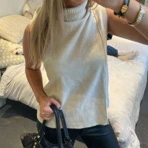 Polotopp från Zara 🤎🤎 - Jätte snygg!!! 