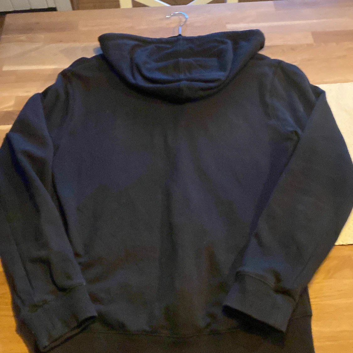 Marinblå zip hoodie från Morris - 1