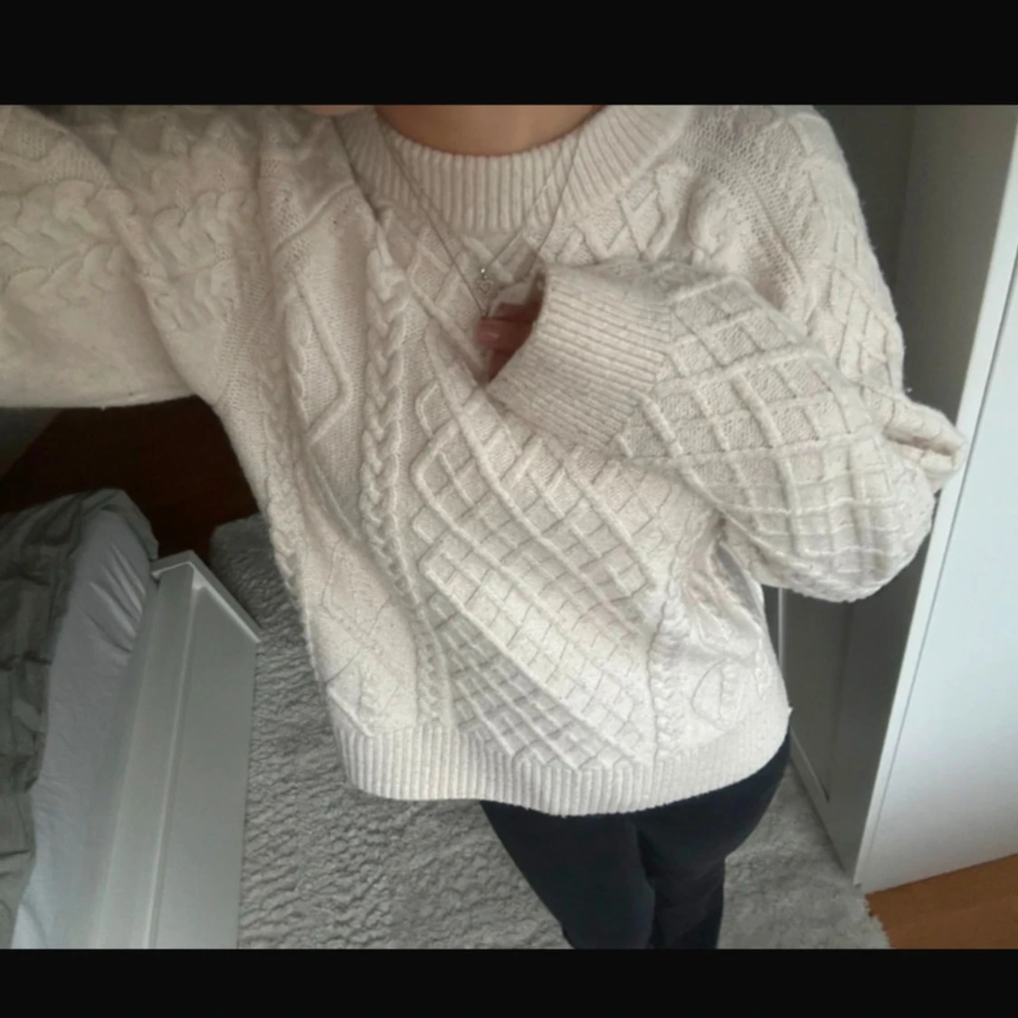 Vit stickad tröja