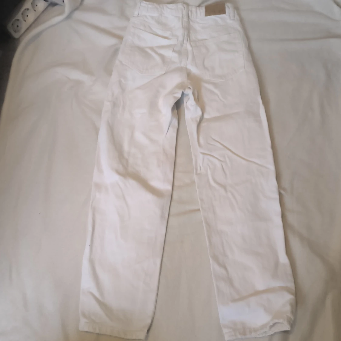 Vita jeansbyxor från Gina Tricot - 1