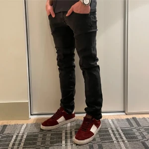 Tiger of sweden jeans - Snygga och stilrena tiger of sweden jeans | strl - 29/34 (fits 29/32) | skick 9/10 | nypris - ca 1700kr | skriv för ytterligare frågor är det bara att skriva!