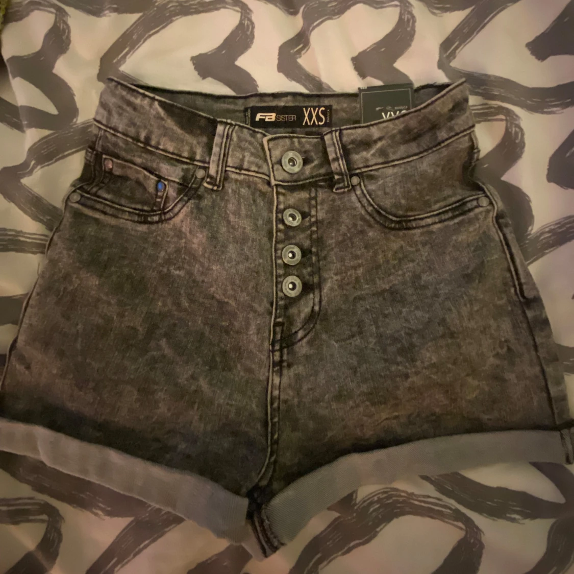 Grå jeansshorts från Newyorker 