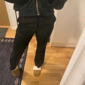 Bikbok kostymbyxor - Superfina kostymbyxor som jag fick hem idag (7 Feb) som inte riktigt passade mig❤️ har inga defekter och är knappt använda❤️