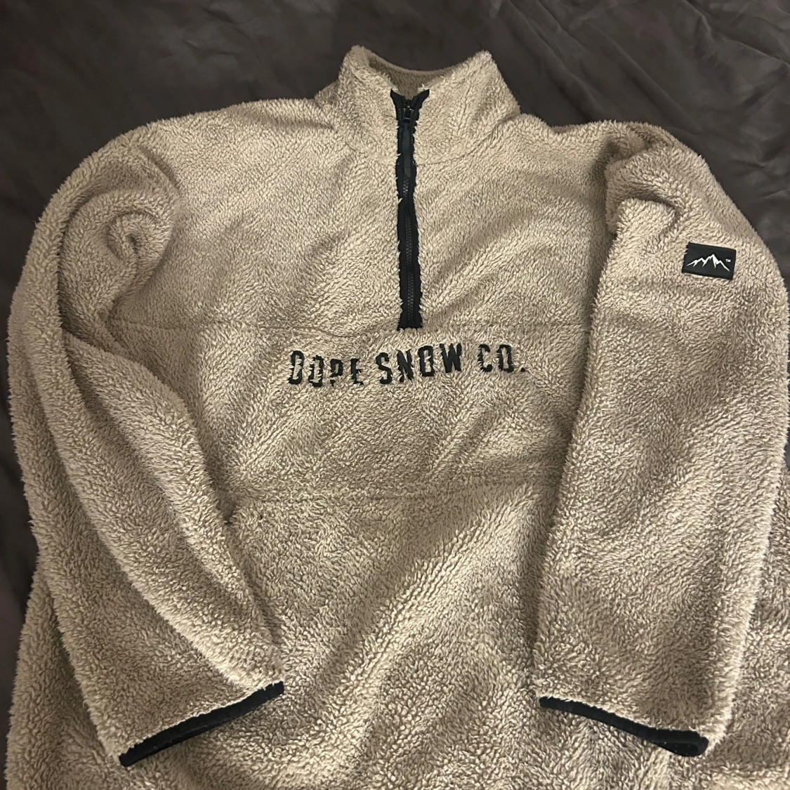 Beige fleece hoodie från Dope Snow Co. - 1