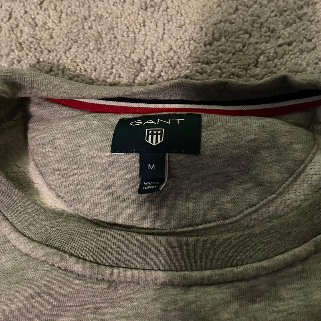 Grå sweatshirt från GANT - 1