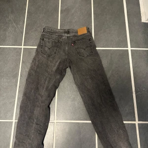 Levi’s 568 jeans - Snygga Levi’s 568 i suveränt skick! W31 L32       Nypris 1299kr, mitt pris: 479kr