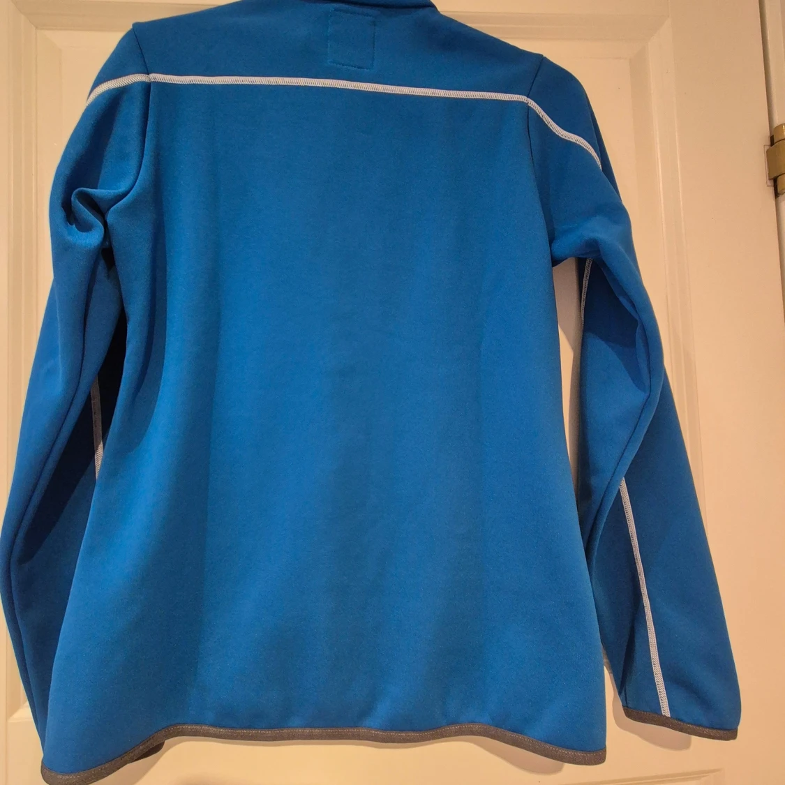 Lager 2 jacka/tröja  från 8848 Altitude strl 36 - 1