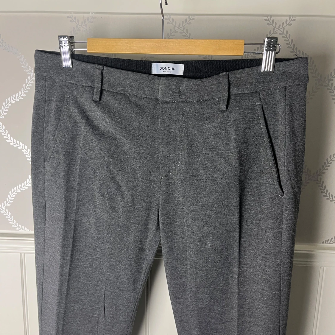 Grå kostymbyxor från Dondup - 2