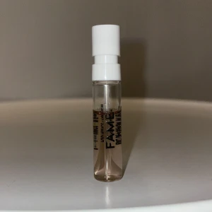 Fame Rabanne parfym - Säljer en Fame Rabanne parfym som är helt ny. Parfymen är en provflaska. 