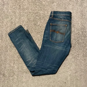 Nudie jeans - Nudie Jenas, lost legenden, lean Dean. Storlek 31/30, men passar 30/32. 
