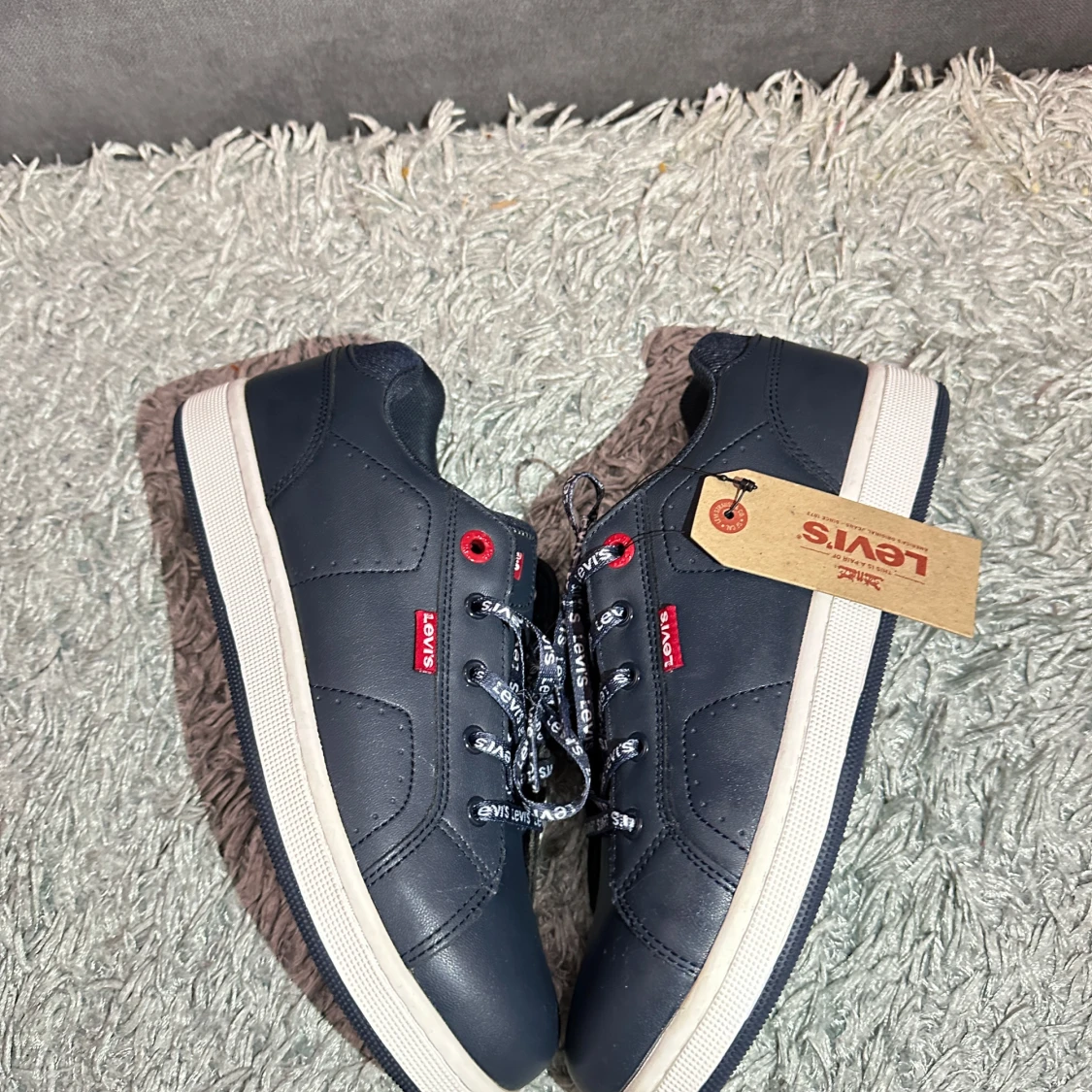 Mörk Blåa Sneakers från Levi’s - 4