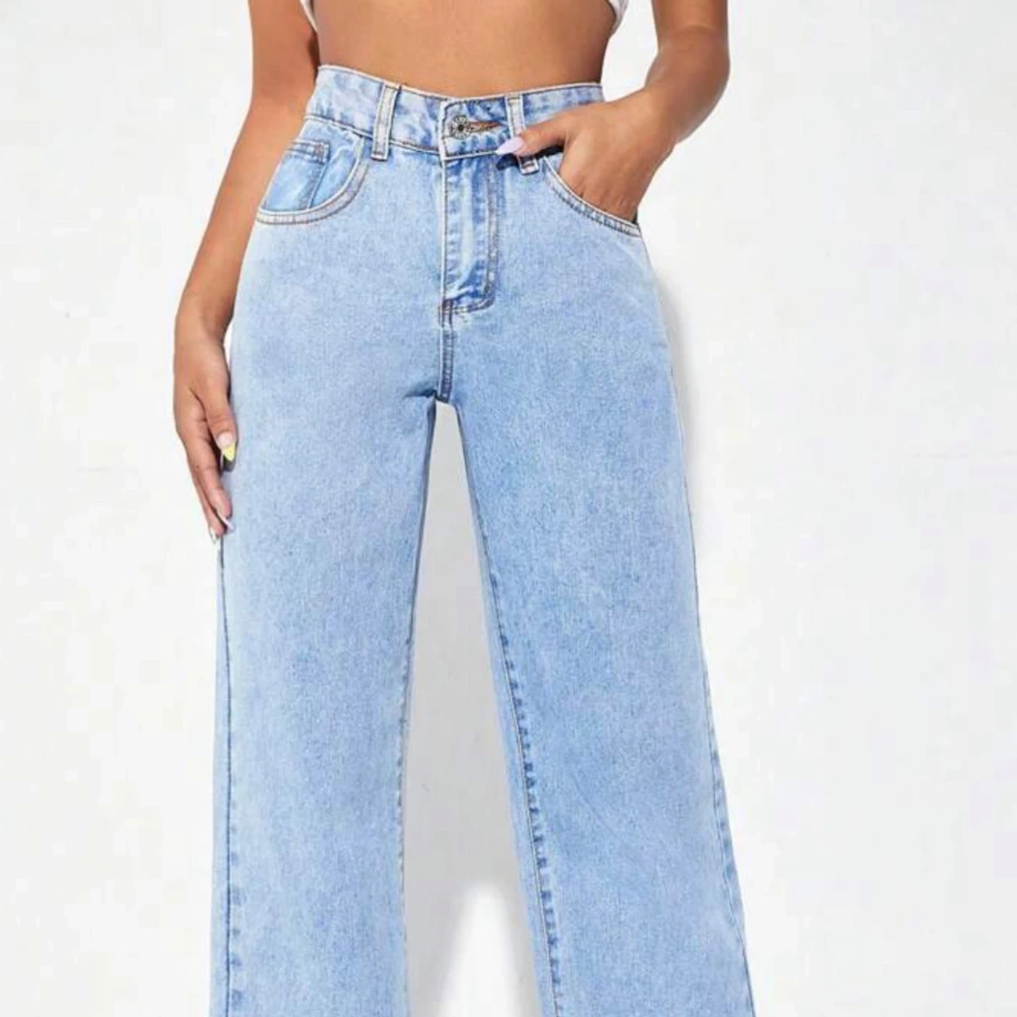 Jeans med slitning  - 1