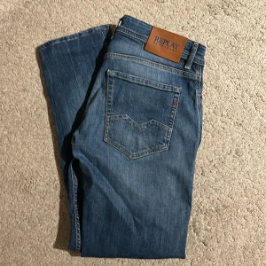 Replay jeans - Replay jeans som är i nyskick, endast använda 3 gånger, Ifall Due intresserad är det bara kom privat om fler bilder eller frågor.