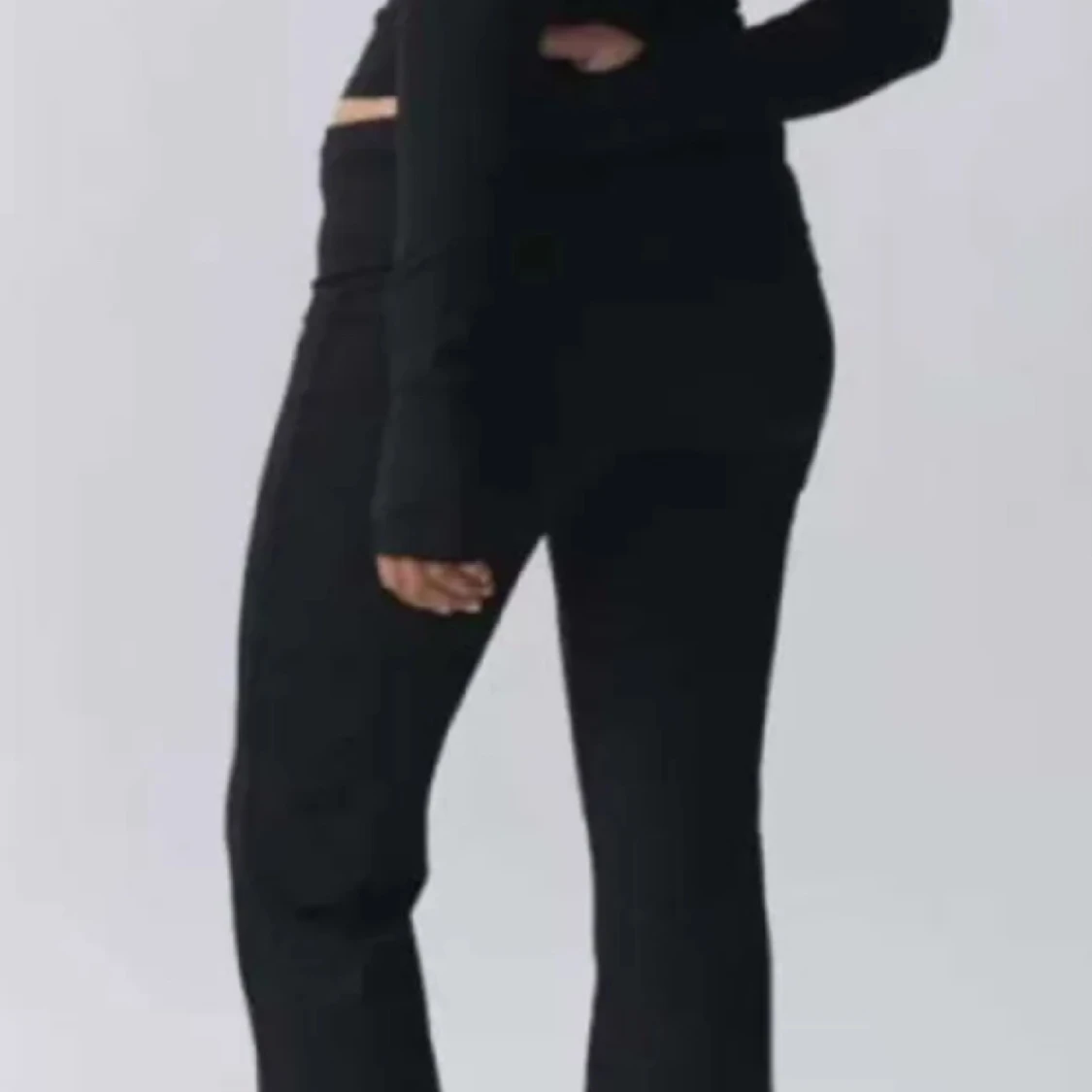 Svarta byxor med bootcut - 2