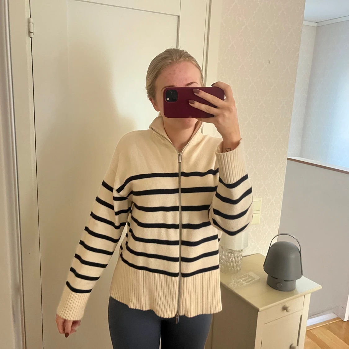 Beige och mörkblå randig kofta - 3