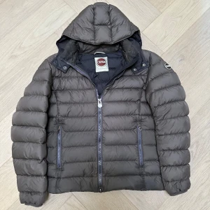 Colmar Jacka - Colmar Jacka - Storlek: 50/Medium - Hör av dig vid intresse eller andra funderingar!