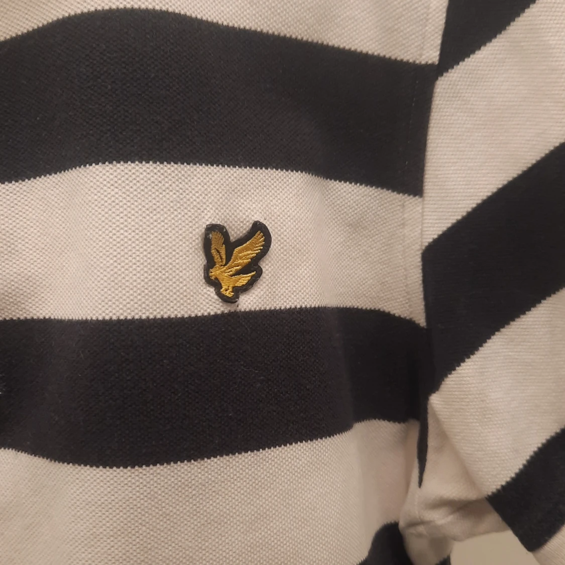 Randig pikétröja från Lyle & Scott - 3