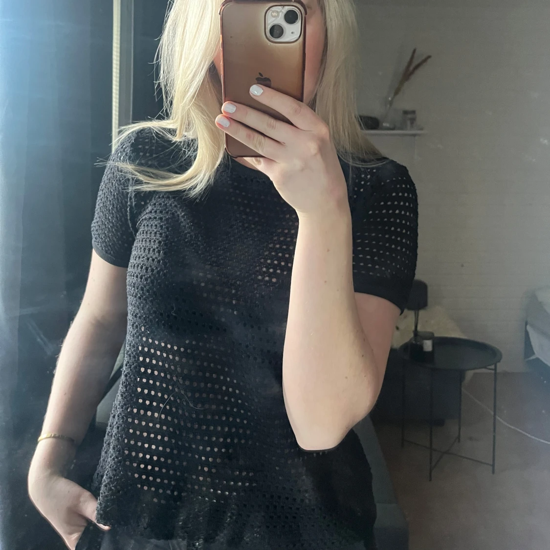 Svart perforerad topp - 1