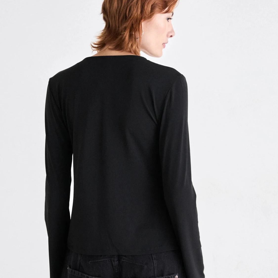 Svart långärmad knytblus - 1