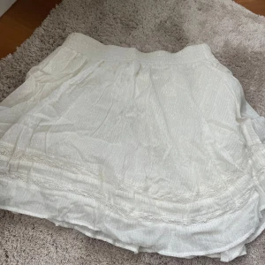 Zadig Voltaire kjol 💕 - Säljer denna superfina Zadig Voltaire kjolen 💕 Fint skick 💕 Använd ca 3 ggr 💕 Nypris ca 700kr 