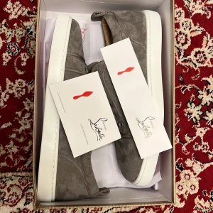 Louboutin Skor - Kommer inte till användning. Är använda en gång.