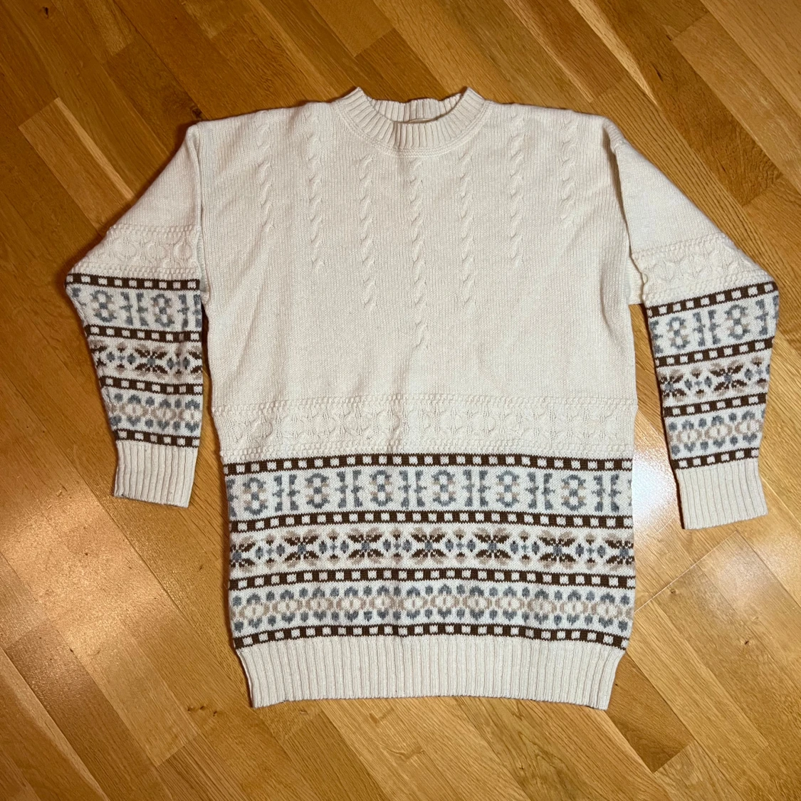 Vit Shetlandsull Stickad TröjSkottland
